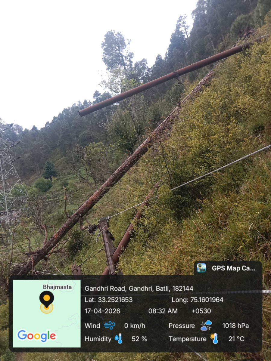 mohdikhlaqmalik's tweet image. #Damage to 33KV Sangaldan line