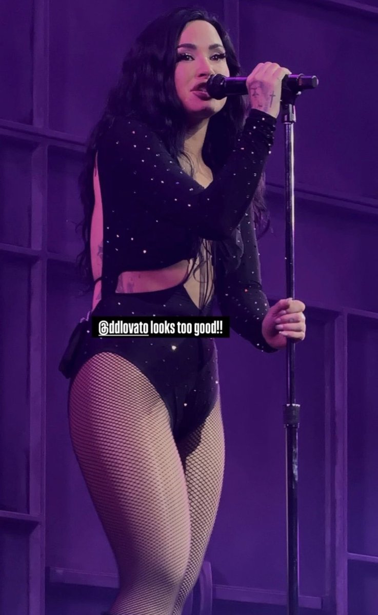 JCMDNews's tweet photo. Demi Lovato’s outfits for night 2 in Washington DC #ItsNotThatDeepDC https://t.co/NqBCbF1nQA