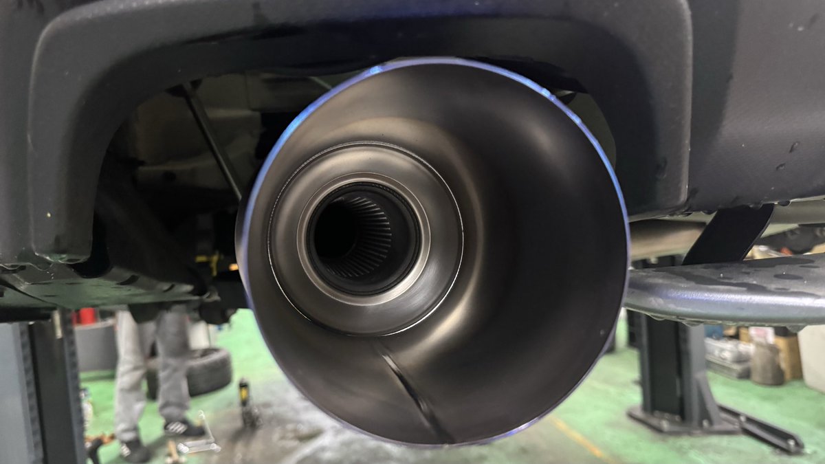 WRX S4（VAG）に極フルチタンマフラー JQRストリートスペック2本出し‼️