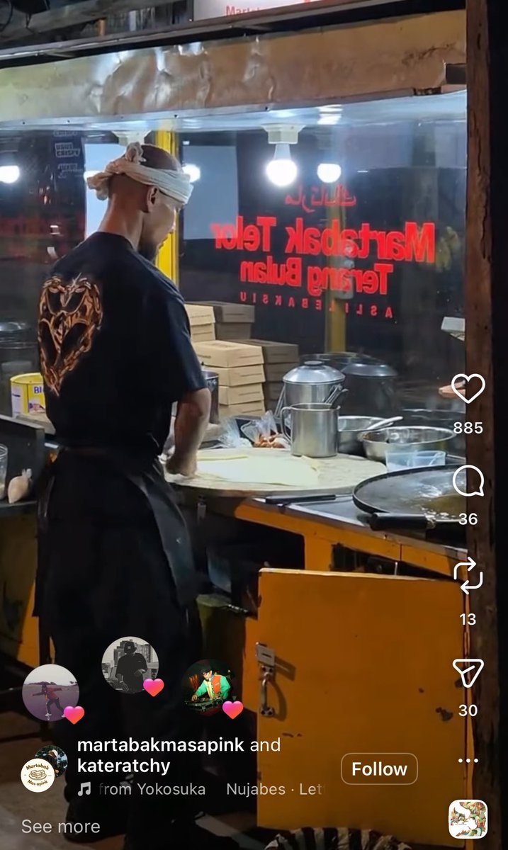 BAWAHSKOR's tweet photo. Cerita kakak beradik.

M. Irfan (eks pemain PSIM)

adiknya Apink Kateratchy yang menggeluti dunia kuliner Martabak Tegal dan DJ.

Martabak Apink ada di jakal lhoooooo

ada yang tahu? https://t.co/DdLcKQpRb8