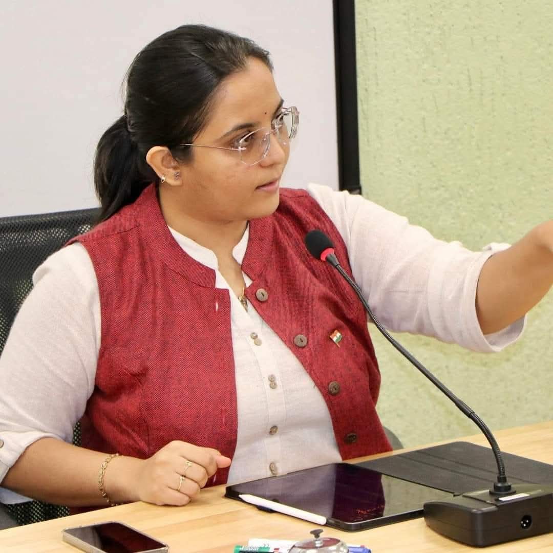 सर्वसामान्य कार्यकर्त्यांच्या पाठीमागे खंबीरपणे उभे राहणाऱ्या, मुख्यमंत्री तथा #महाराष्ट्राचा_जाणता_नेता देवेंद्रजी फडणवीस <a href="/Dev_Fadnavis/">Devendra Fadnavis</a> साहेबांच्या OSD <a href="/NidhiKamdarMH/">🇮🇳Nidhi Kamdar | निधी कामदार | નિધિ કામદાર</a> ताईंना वाढ दिवसाच्या मंगलमय शुभेच्छा! 💐🥞

आई जगदंबा आपणास उदंड व निरोगी आयुष्य देवो व आपल्या सर्व मनोकामना
