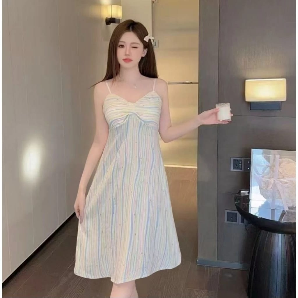 OutfitCantik_'s tweet image. sekarang lagi lebih milih yang nyaman tapi tetep enak dilihat

daster ini salah satu yang sering aku pake akhir-akhir ini
simple, adem, tapi tetep keliatan “niat”
#Shopee #Daster #RacunShopee #Cewek

kalau mau liat 👉 s.shopee.co.id/8Kldh0AMla