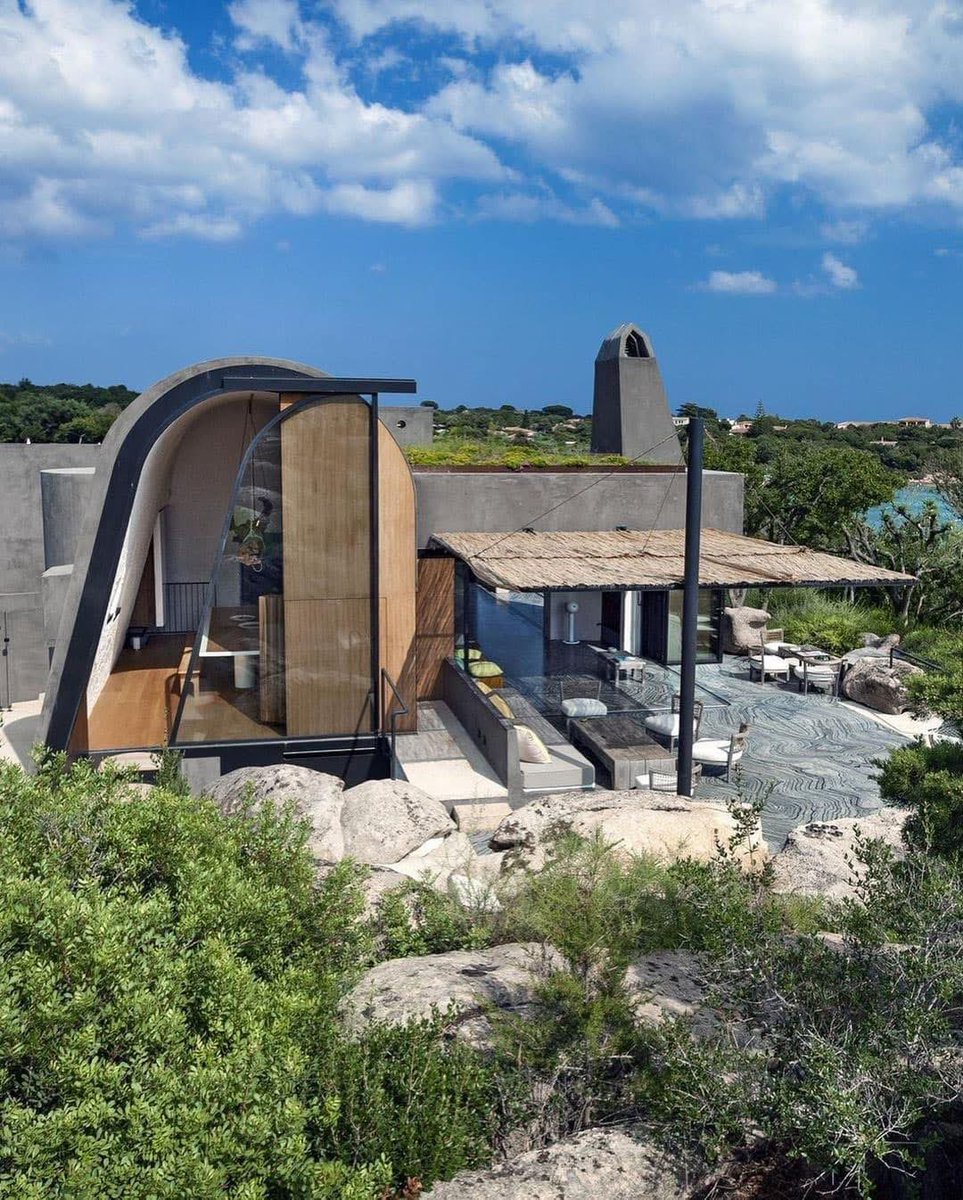 myhouseidea's tweet image. House in Sardinia Porto Cervo, Italy  by @steraarchitectures  Photo by @tiziano.canu
Get Inspired by #myhouseidea
#interiordesign #interior #interiors #house #home #design #architecture #decor #homedecor #casa #archdaily #beautifuldestinations