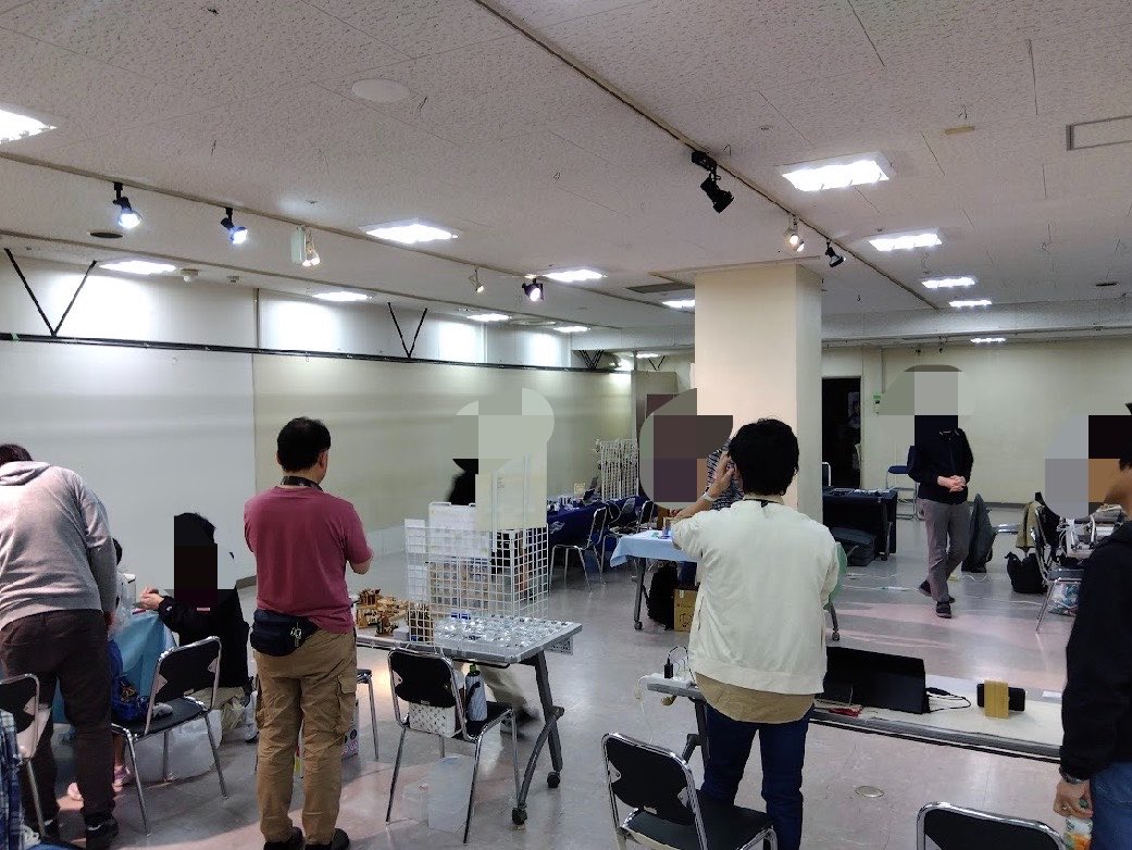tsukurogaya's tweet photo. 5/9,10開催の #つくろがや は見学のみでしたら事前登録等は不要です！
ぜひお気軽に遊びにいらしてください！
見学のみの予定でも小型の作品は持ってきていただけると楽しめるケースもあると思います！
写真は過去開催の会場の様子です！ https://t.co/kfVRufARr9