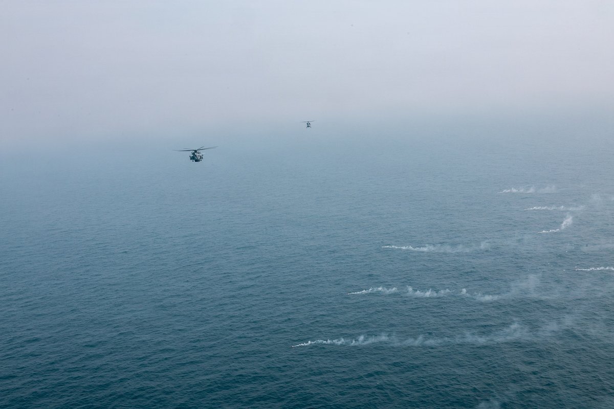 1stMAW_Marines's tweet image. U.S. #Marines with Marine Heavy #Helicopter Squadron 466 practice aerial gunnery alongside Republic of Korea Marines with 2nd Helicopter Squadron during Korean Marine Exchange Program 26.1

📍 Off the coast of South Korea, March 23-24, 2026.