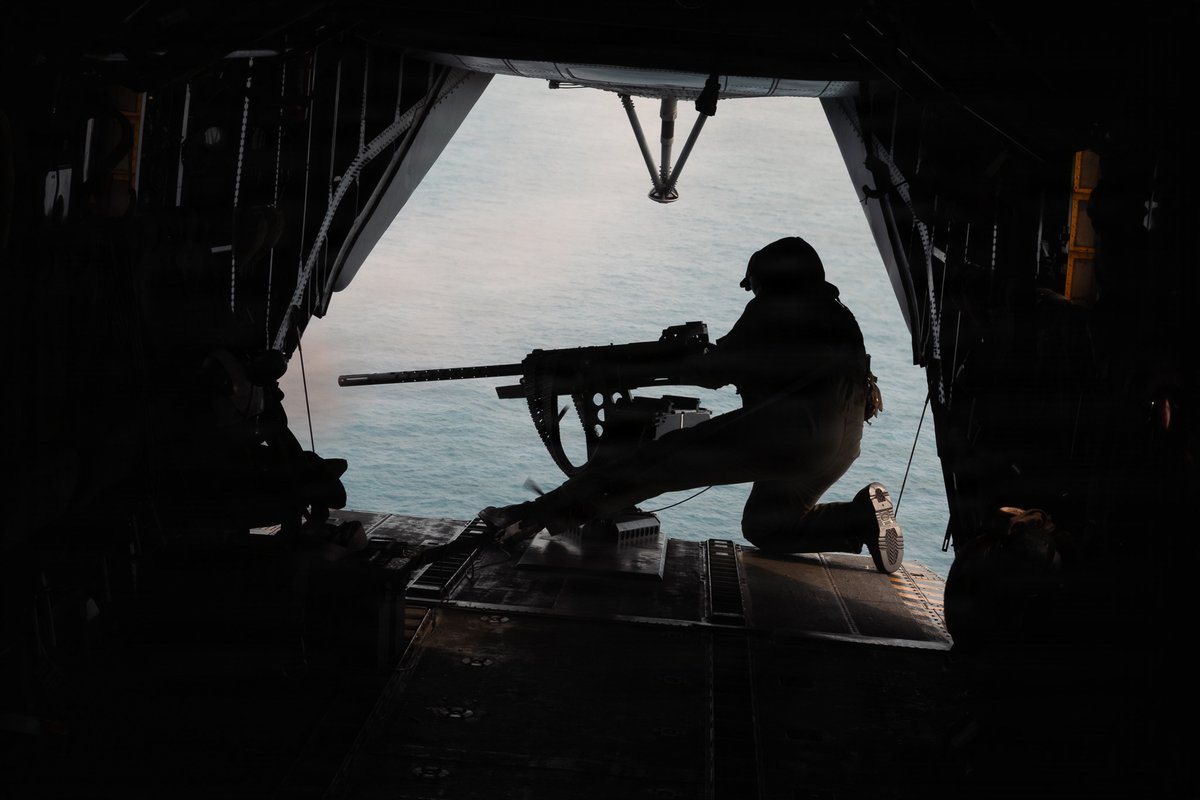 1stMAW_Marines's tweet image. U.S. #Marines with Marine Heavy #Helicopter Squadron 466 practice aerial gunnery alongside Republic of Korea Marines with 2nd Helicopter Squadron during Korean Marine Exchange Program 26.1

📍 Off the coast of South Korea, March 23-24, 2026.