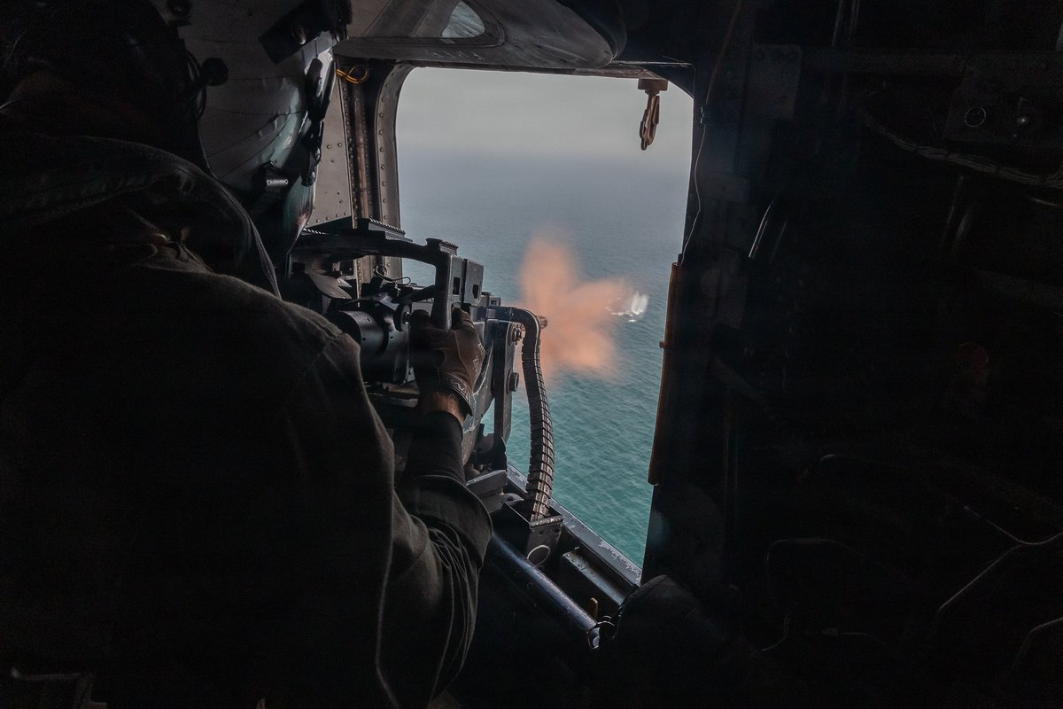1stMAW_Marines's tweet image. U.S. #Marines with Marine Heavy #Helicopter Squadron 466 practice aerial gunnery alongside Republic of Korea Marines with 2nd Helicopter Squadron during Korean Marine Exchange Program 26.1

📍 Off the coast of South Korea, March 23-24, 2026.