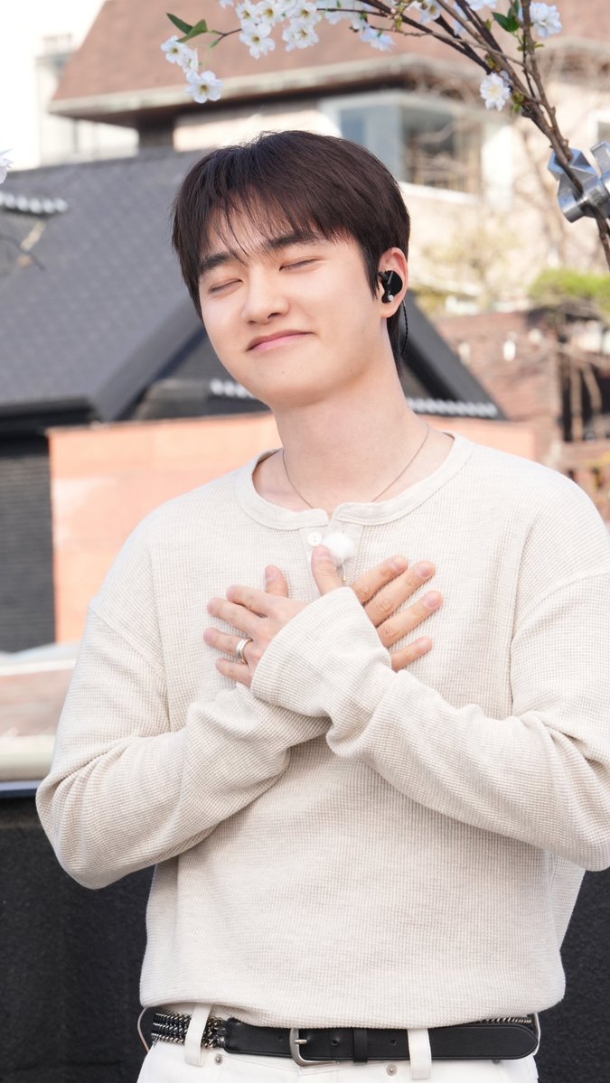 yippie yai yo | 도경수 tweet media