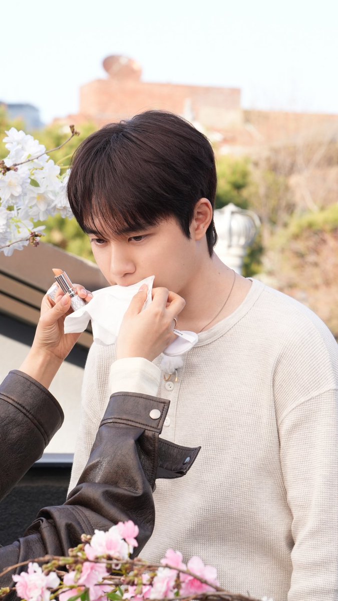 yippie yai yo | 도경수 tweet media