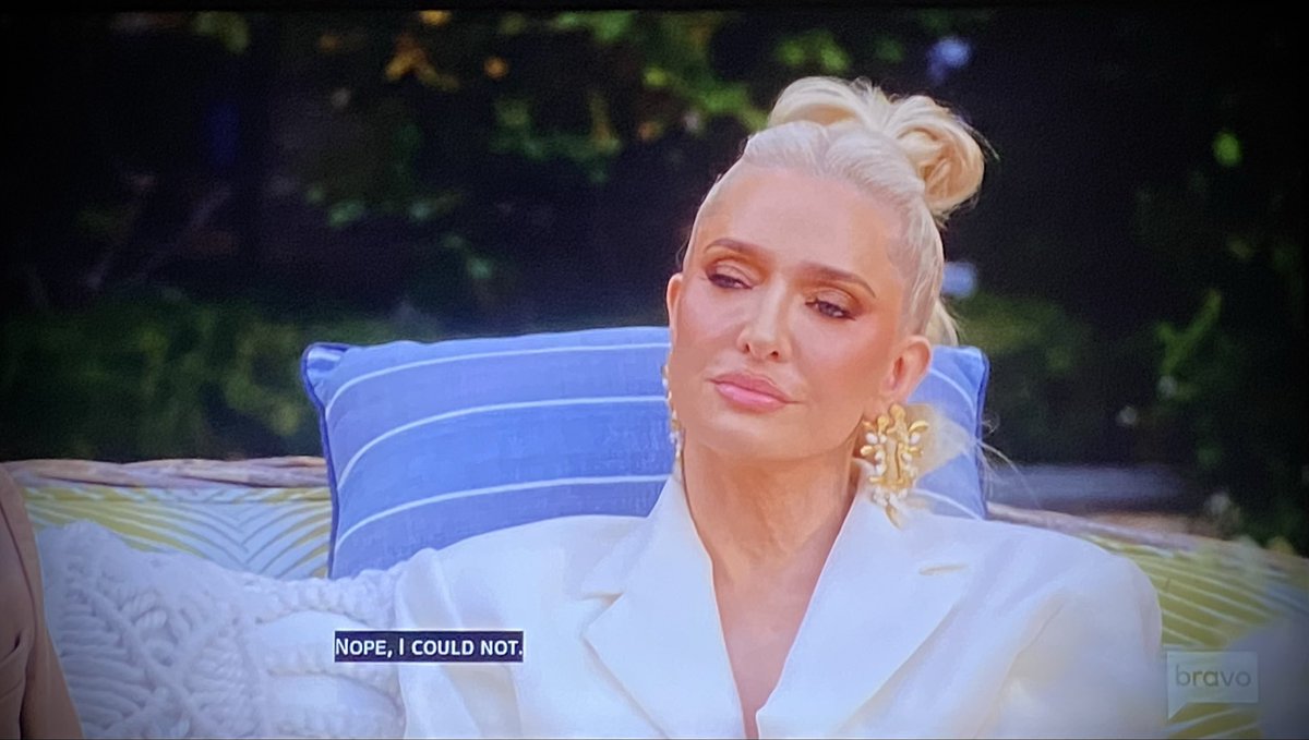 Oh look —

Erika‘s two buddies disassociation and its sister CPTSD have joined the party. 🥳

She rarely goes anywhere without them. 

#RHOBH