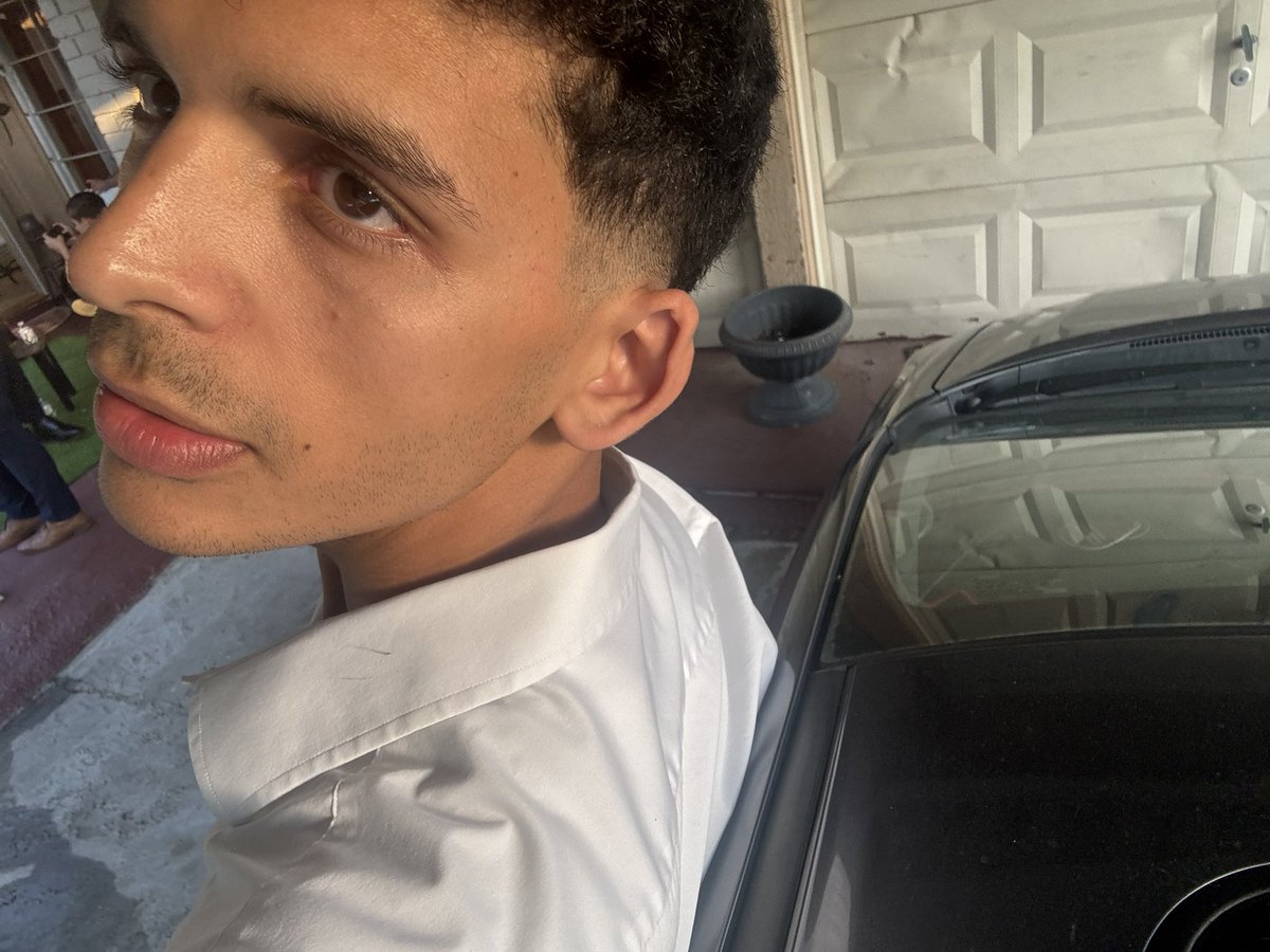 delinhell tweet media