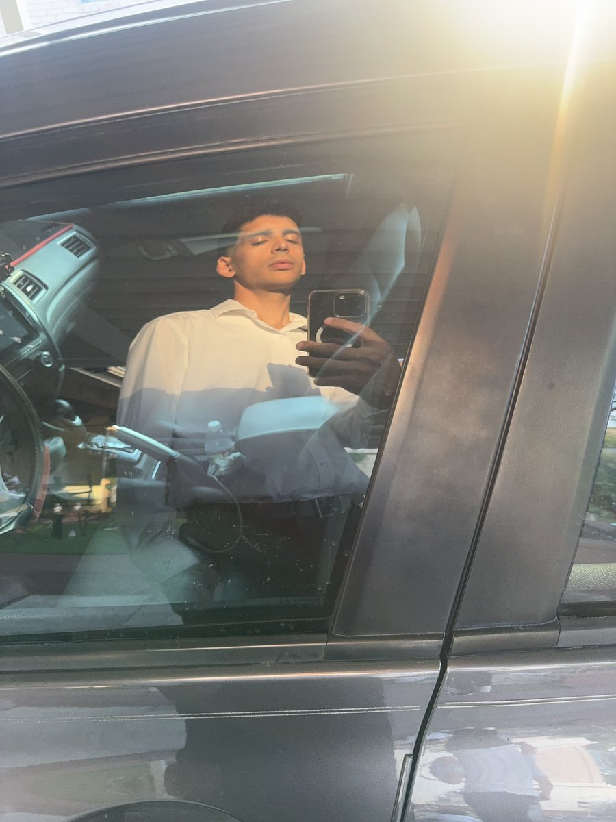 delinhell tweet media