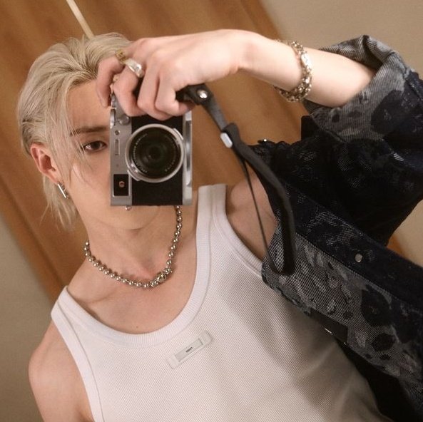 ★ mon ! 🍮 ࣪⭑ saw skz ² tweet media