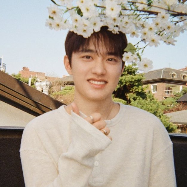 my_D12's tweet photo. 봄이그렇게도좋냐멍청이들아 ❤️❤️ https://t.co/QLEWSYvk7A