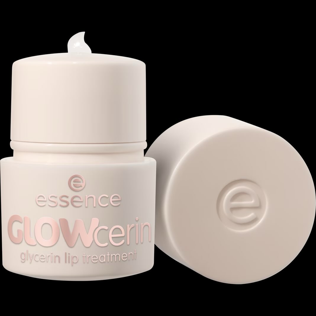 me desperté ayer con los labios cortadisimos y secos a más no poder y me compré esta maravilla d essence que vale 4€ aprox y literalmente me ha salvado los labios en un día y hasta se me han hinchado mínimamente (y el liposan obvio) 
recomendadisimo 🤗👌🏼