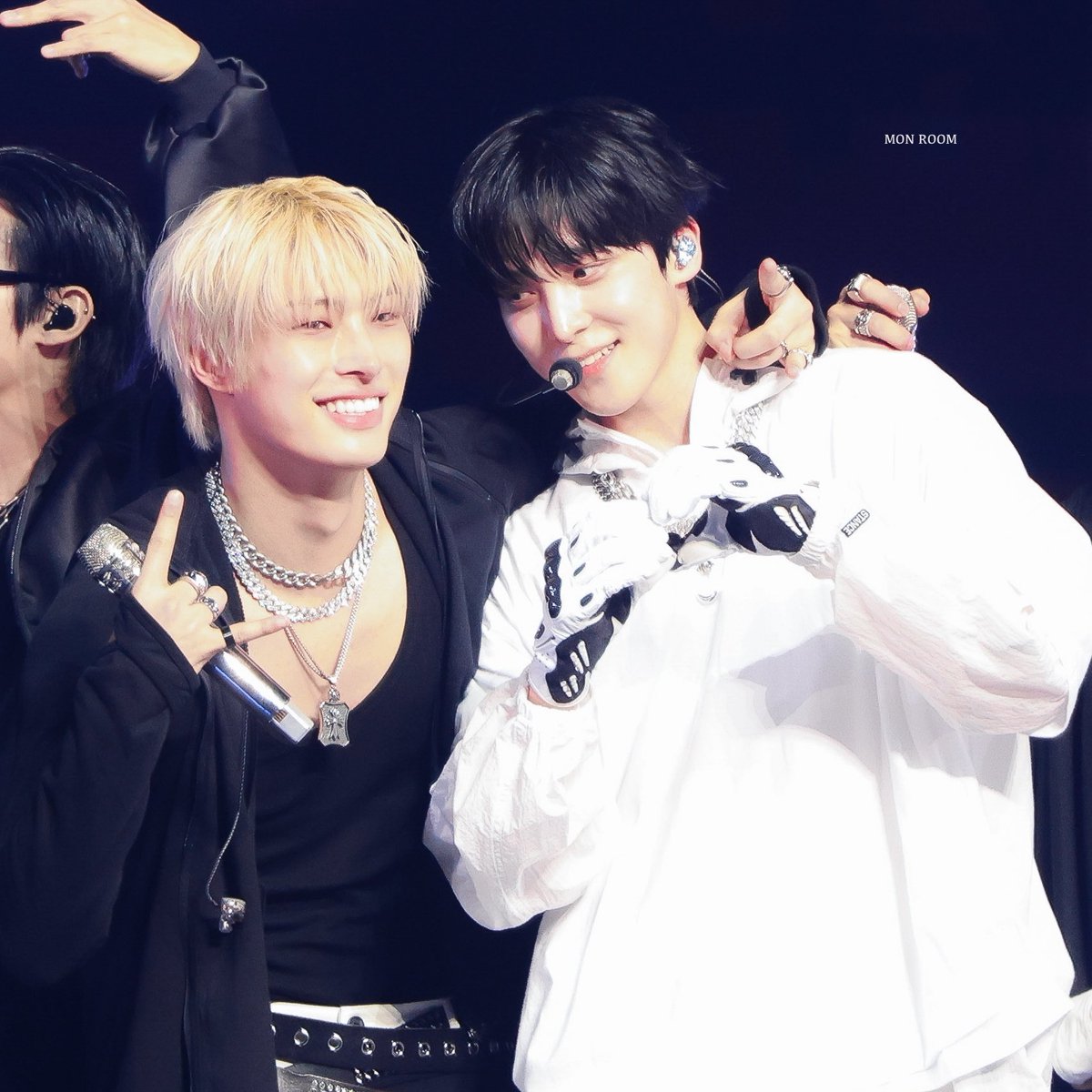 𝐦𝐚𝐫𝐚 💚🌗 tweet media