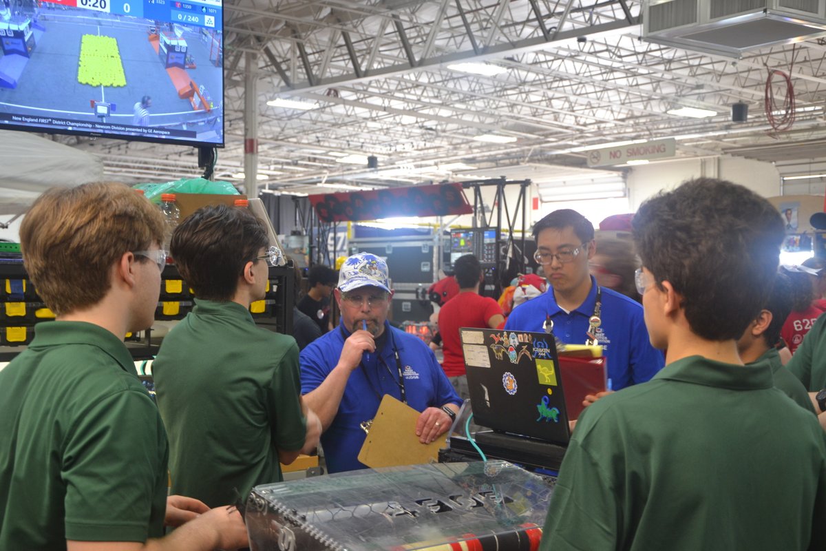 team4909's tweet image. Day 1 of DCMP with Team 4909 Bionics and our new bot. Dialed in, running smooth, and ready to make some noise on the field. Huge thanks to Intuitive Foundation for supporting our season.
 #omgrobots #FRC #nefirst #robotics #rebuilt