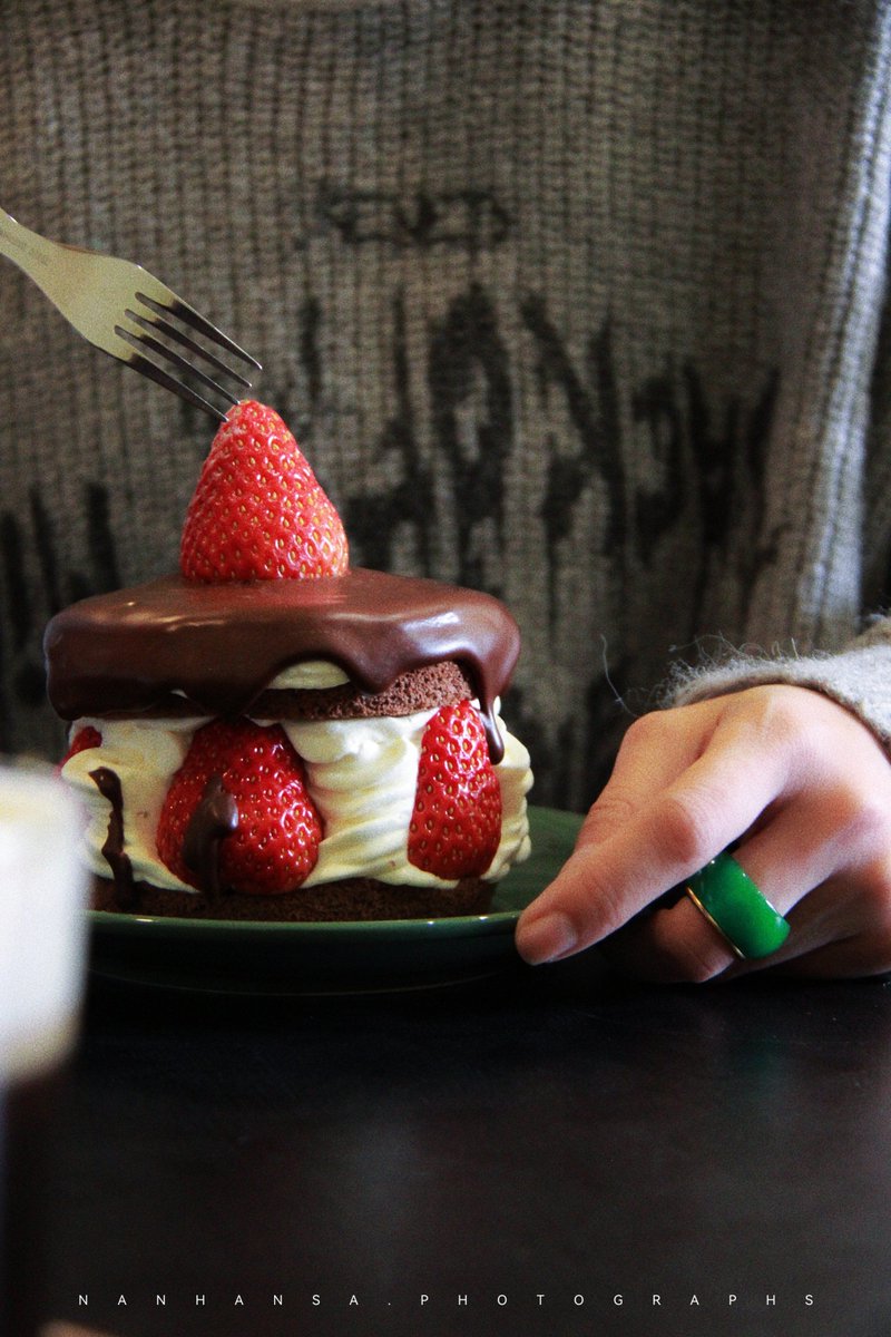 CamilleABowman's tweet image. "Years passed, but the laughs still hit the same—grateful for these souls who feel like home  #OldFriends #GoodVibesOnly"