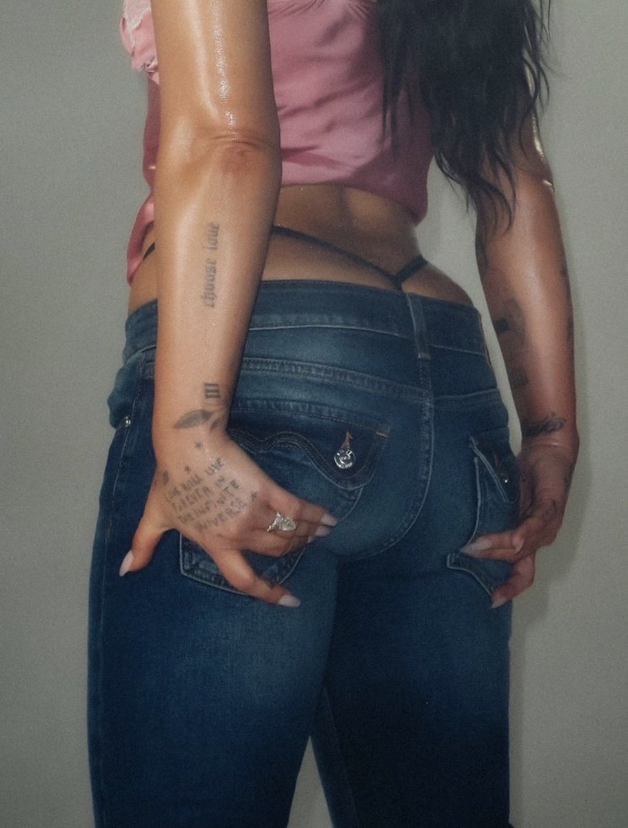 Demi Lovato News tweet media