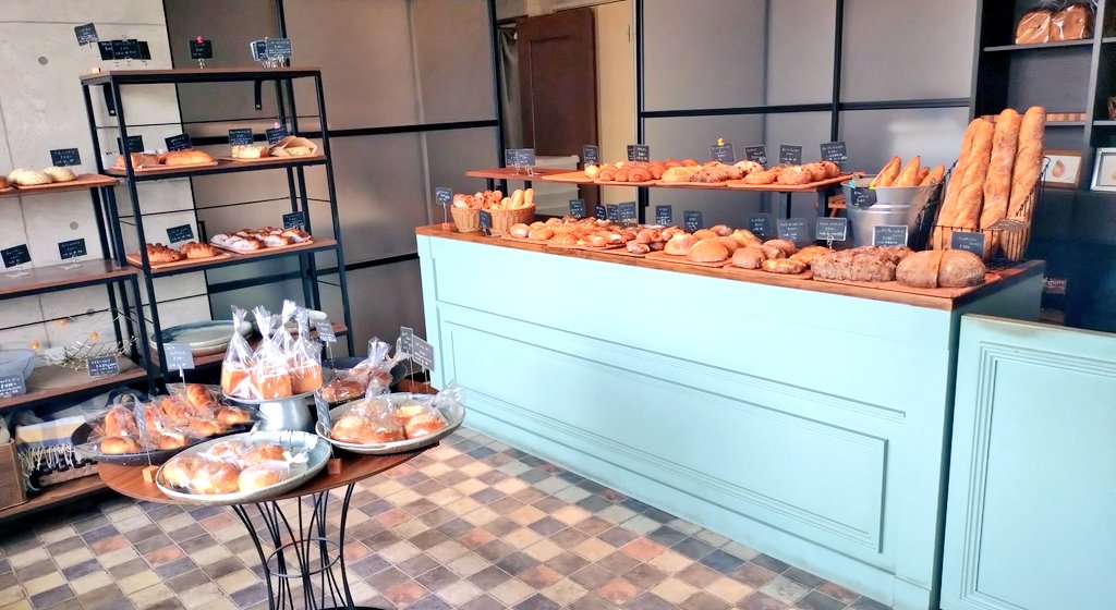 Lq6z9FYthMGMGvd's tweet image. #puissance

もっと色々な種類を買えば良かったかな…

・胡桃とゴルゴン🥐×2
・サバとトマト🥙
・アンチョビガーリック🥖×2

🐱こなちゃんが気になるので
一旦🏠帰宅