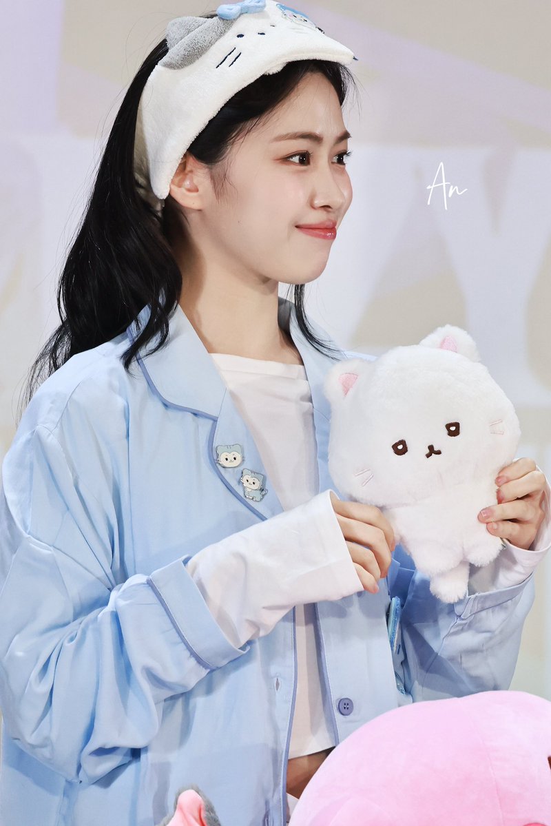 260227
HAPPY BIRTHDAY RYUJIN🎂

LOOK ITS RYUJIN DAY
#EP25_StarringRYUJIN
#봄이_왜_따뜻한가_했는데_류진이가_태어났구나 
#류진 #RYUJIN #있지 #ITZY