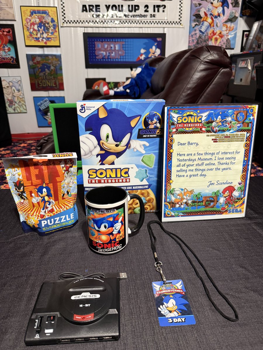 1992_sonic's tweet image. Mail call today! A wonderful donation of Sonic the Hedgehog items to the museum from Joe Scardino! Thank you so much for your contribution! Donations are appreciated always, DM me if you wish to contribute anything! #sonicthehedgehog  #sega #donations #thankyoueveryone
