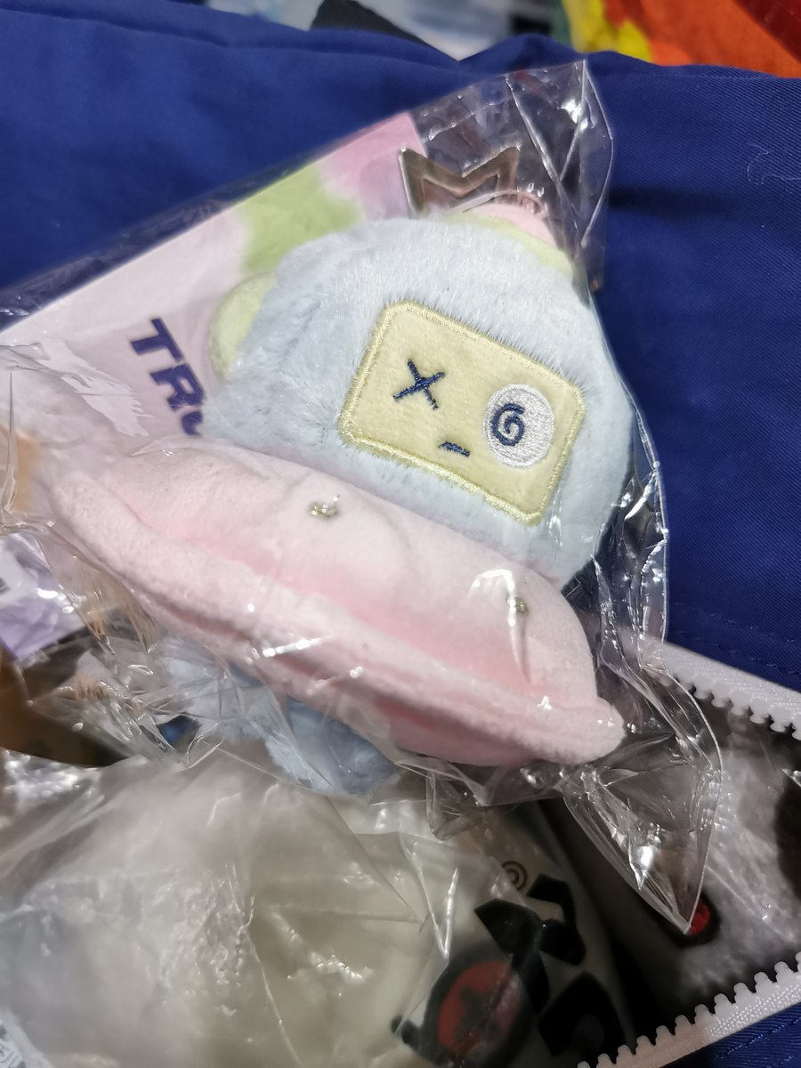 e4kyumerch tweet media