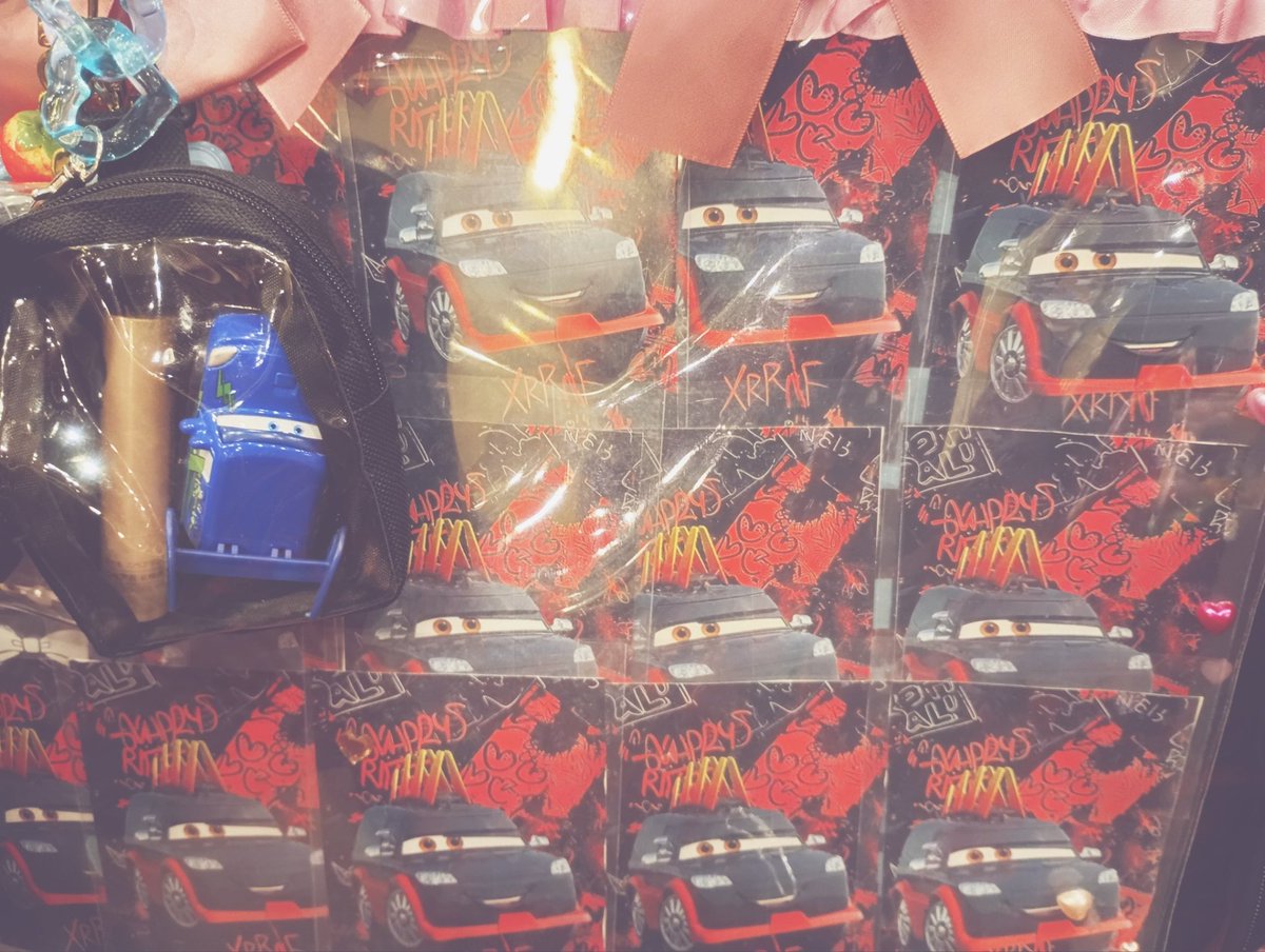 うにこ tweet media