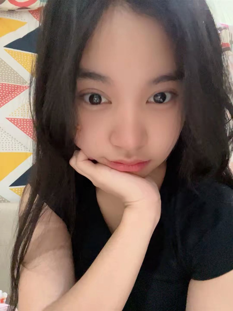 N_IntanJKT48's tweet photo. 😋 #jumaTAN https://t.co/Kf1s9cNwJE