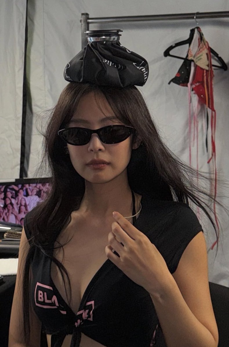 jennie tweet media