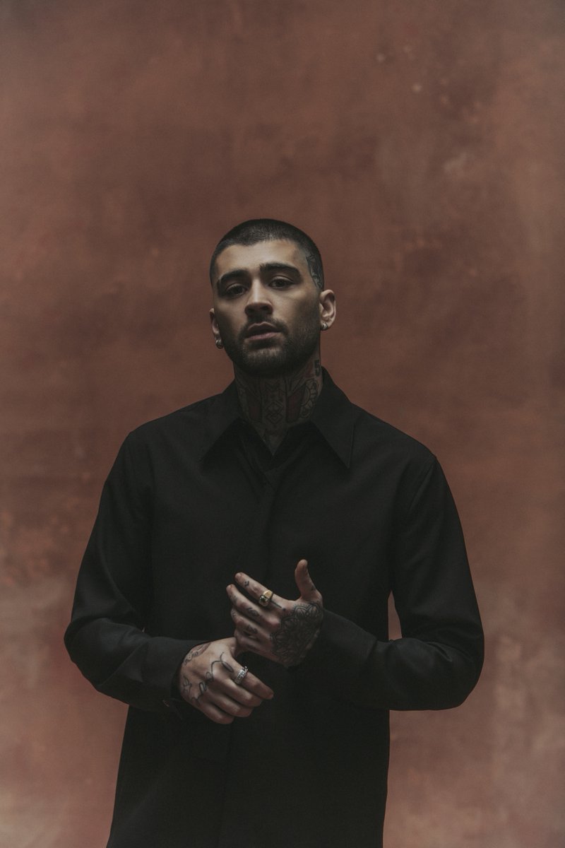 headlineplanet's tweet photo. Mercury on ZAYN's new album KONNAKOL:

"KONNAKOL is ZAYN’s most culturally inspired project to date. While he has consistently drawn from South Asian vocal and rhythmic traditions throughout his music, those influences are brought into sharper focus here."

(Photos by Nabil, via Mercury)