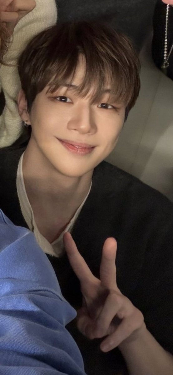 띵로디 강다니엘밖에모르는바보띵로디 tweet media