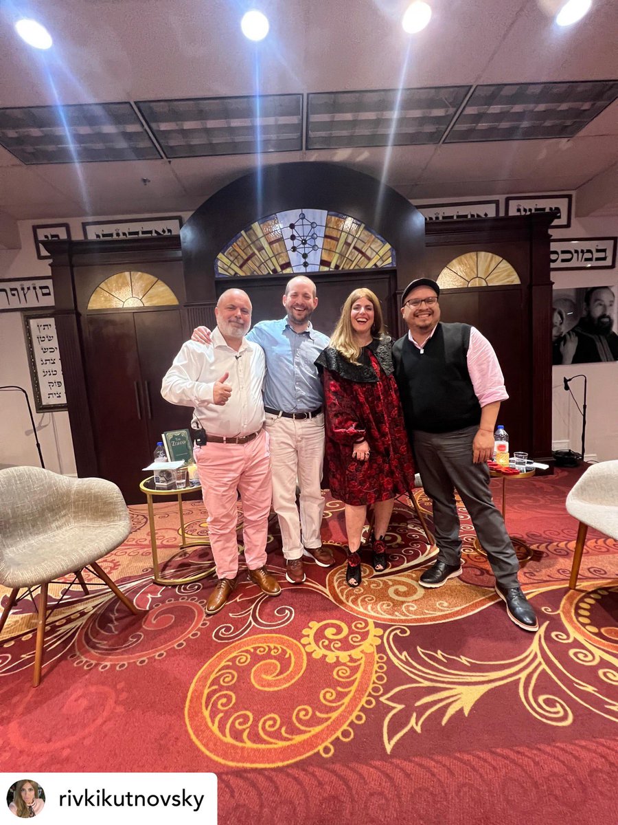 rivkikutnovsky's tweet image. Tonight at the New Moon in Taurus 🌑
@kabbalahmiami

A reminder that before any chaos… there is Light.

Grateful to share this space and Light with
@michael_elchadif @joshrobbinsastro @astro_sherlock 🤍

#NewMoon
#TaurusEnergy
#Kabbalah
#SpiritualGrowth
#ConsciousLiving