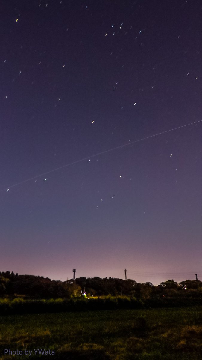 JAXA_Kiboriyo's tweet image. 🛰今朝未明の #きぼうを見よう ☄
晴れたので #ISS が見えるかも？と、#きぼうでの実験 担当が撮影しました！ ISSはペガサス座の方へ消えていき、その近くに #パンスターズ彗星（C/2025 R3）が✨※彗星は別のカメラで撮影

しばらく未明の時間帯、「きぼう」が見えます。