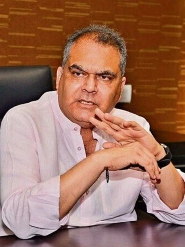 bstvlive's tweet image. पंजाब

➡मंत्री संजीव अरोड़ा के घर ED की छापेमारी
➡आवास और अन्य ठिकानों पर ED की रेड
➡मनी लॉन्ड्रिंग, जमीन धोखाधड़ी मामले में छापा
➡अशोक मित्तल के बाद अरोड़ा के यहां छापेमारी

#Punjab #ED #Raid @SanjeevArora_PB