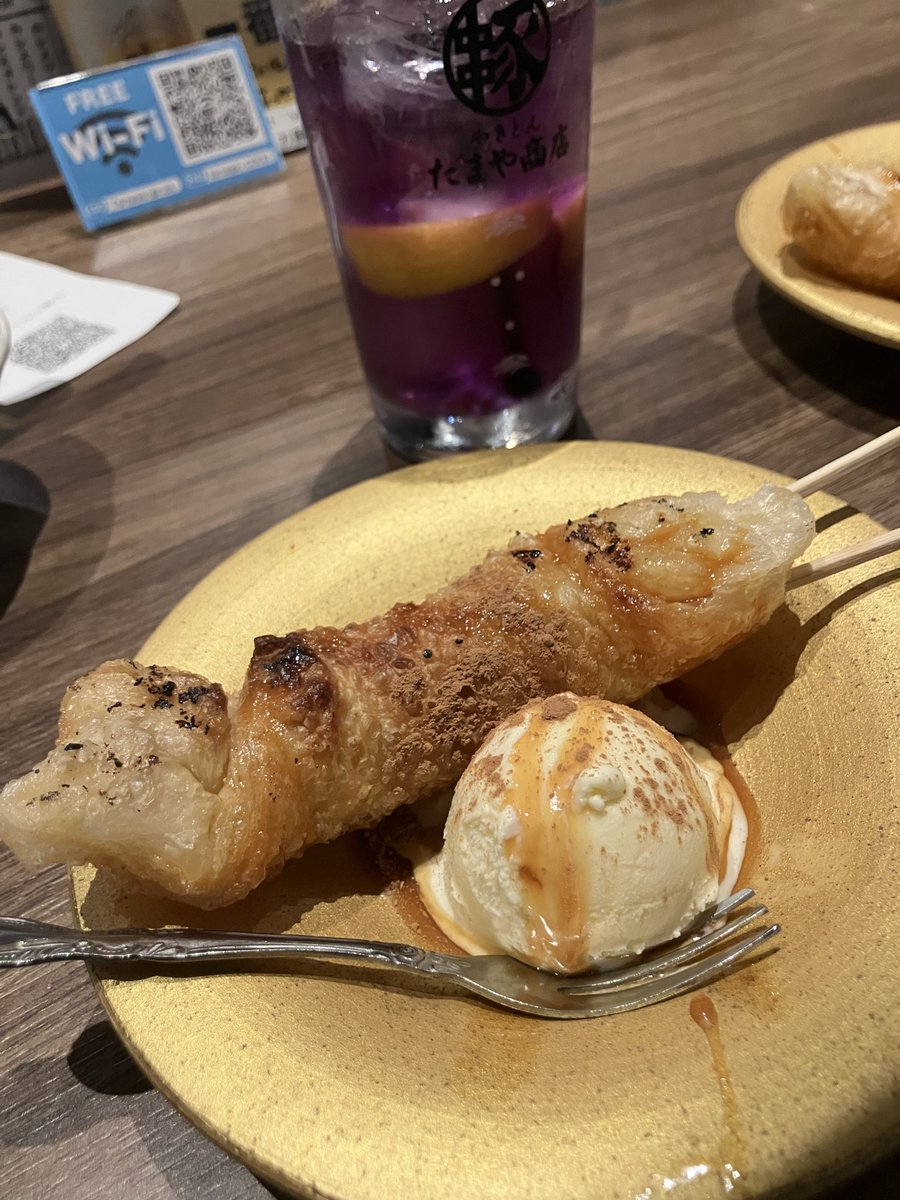 sa__rina6624's tweet photo. 銀座コリドー街の「たまや商店」で飲み🍻✨ たんカルビ焼きがジューシーで最高！ さらにアップルパイが想像以上の美味しさで感動🥹💓 これは絶対また行きたいお店🙌
#銀座グルメ #コリドー街 #たまや商店 #さりなのごはんログ https://t.co/WxbT0zCtSV