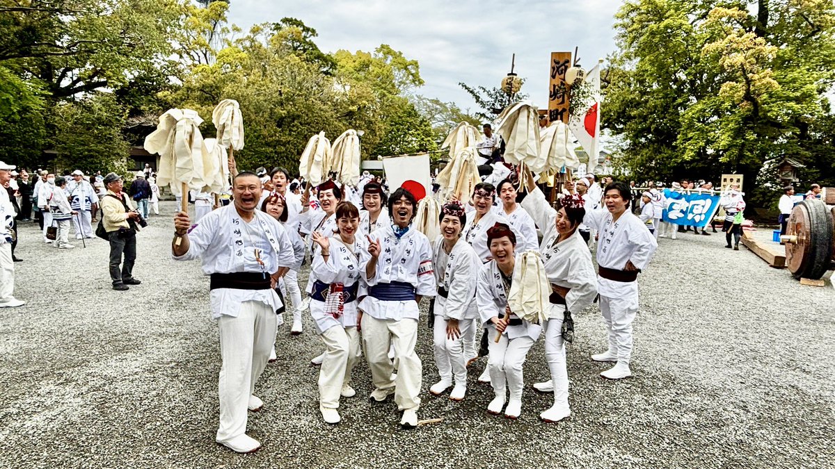 jun1lenon's tweet photo. 今日の一目瞭然📻は『御木曳初式』
先日、河崎町の奉曳団に参加させてもらえた、20年に1度の外宮領の役木曳。
いよいよ始まった御木曳の神秘で、ありがたい体験をぜひお聴きください！

radikoからもぜひ
https://t.co/XpddcSQipF
#純れのん #一目瞭然 https://t.co/bf4tL02lQZ