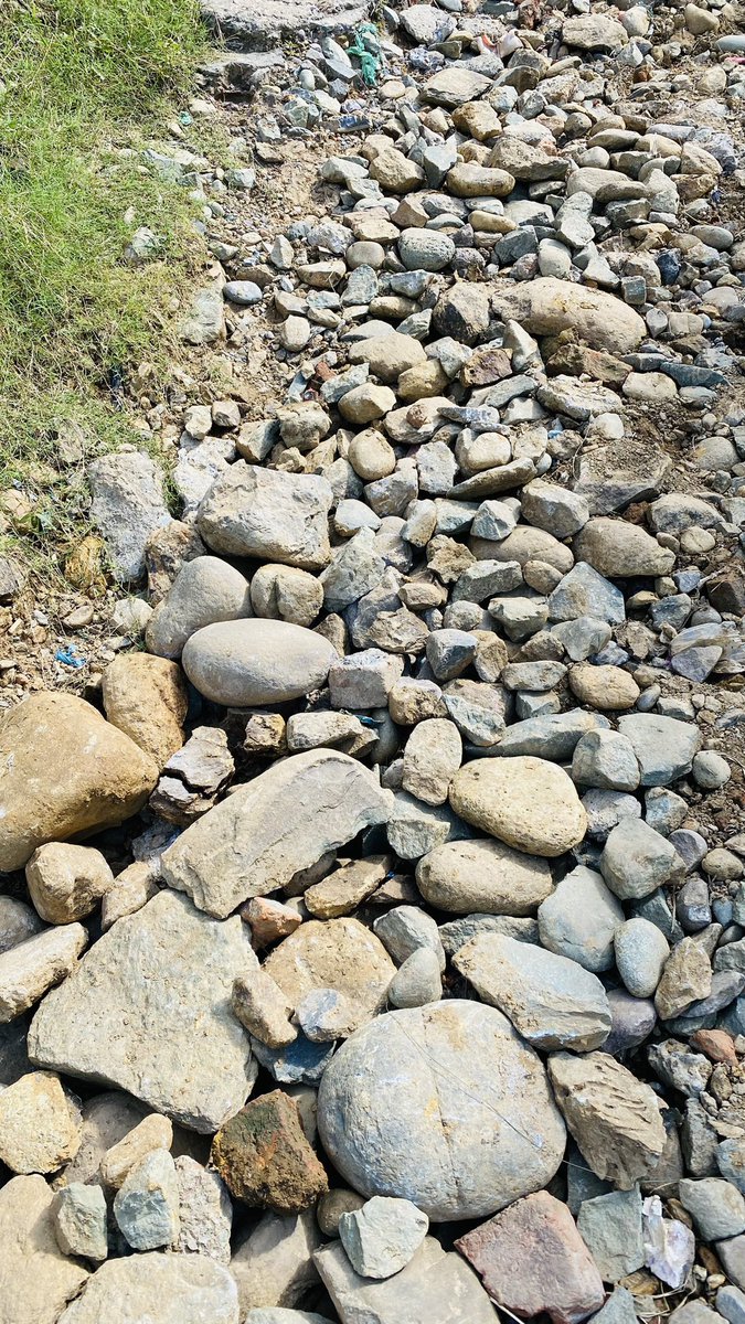 ahmed_shezzi's tweet photo. Respected DC &amp; MLA Sir, despite your leadership and visible work across villages, it is deeply disappointing that the Dhanidhar Mandir road in Rajouri remains incomplete even after more than a year. Multiple visits to your offices and marked applications have seen no action. https://t.co/MbHjeXEeeW
