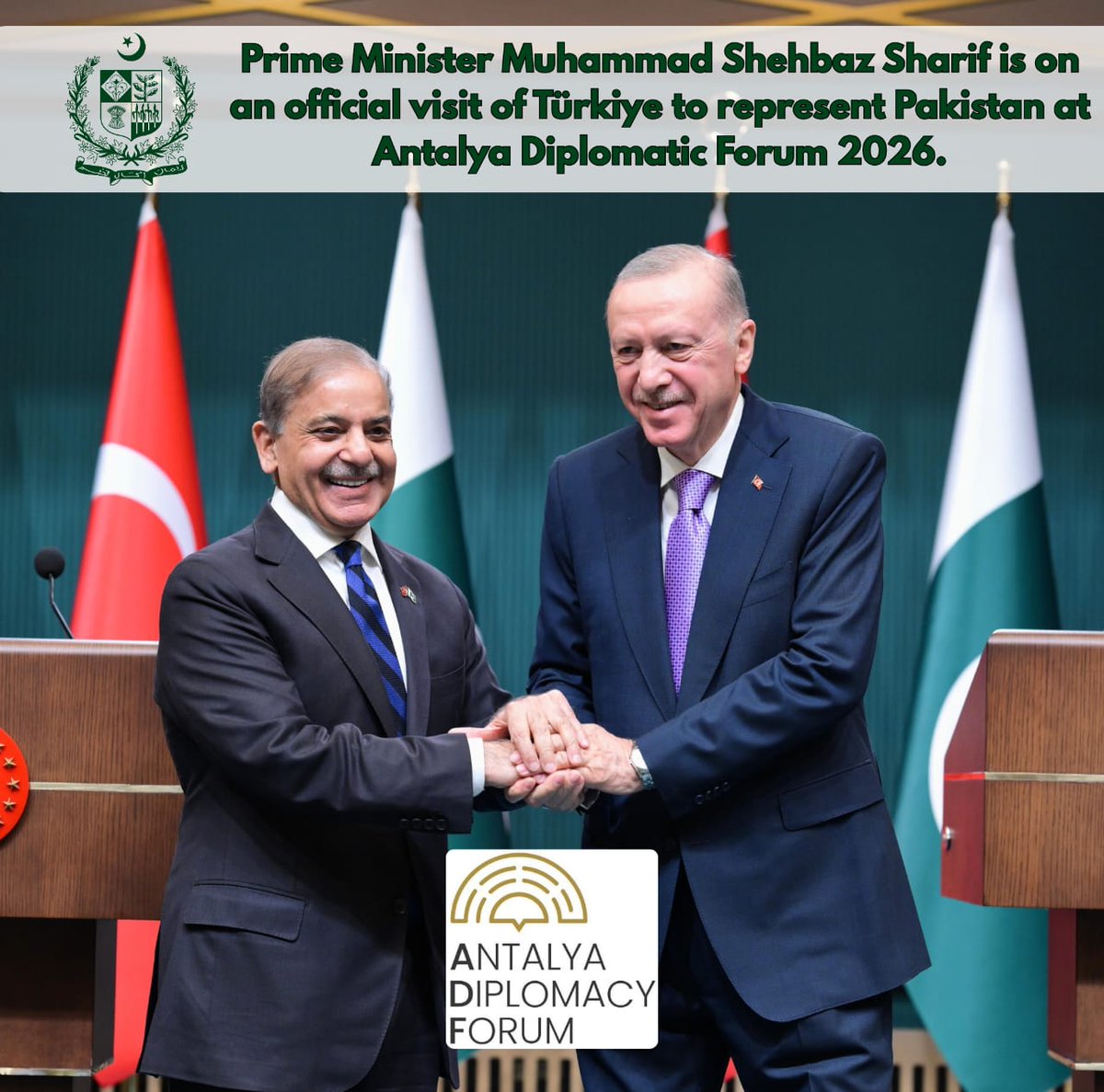 Altafrahimoon4's tweet photo. Honourable prime minister of Islamic republic of Pakistan Shahbaz Sharif Sahab meeting with President of turkey Rajab Tayyab sb 🤍🥰❤️ 
Long live Pakistan 🇵🇰 https://t.co/4Ek21tzvLq