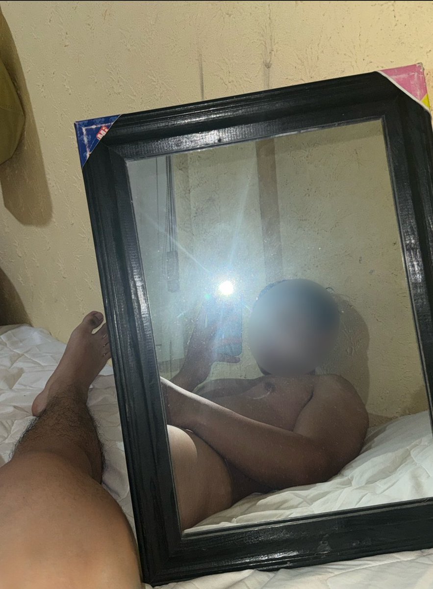 misteryboy78's tweet photo. de frente o de espaldas? 
ya extrañaba andar de caliente😳 https://t.co/9VjyP1PRmL
