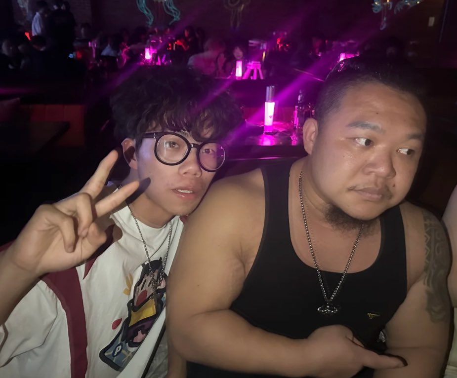 ㄖㄅ讓硪與ㄖ落獨處〃 tweet media