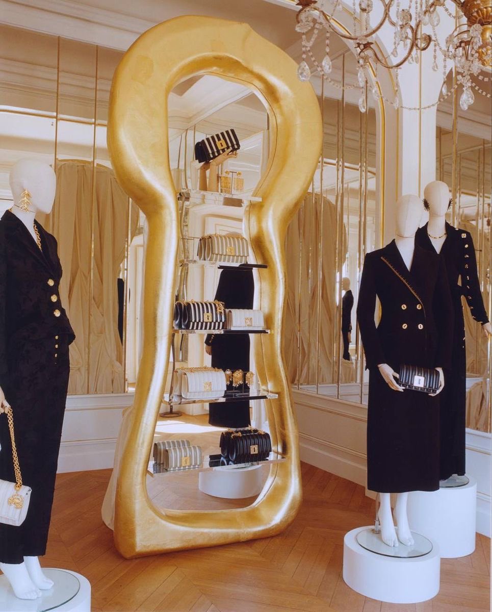 vmdesignhouse's tweet image. ❤️💫 #windowdisplay #visualmerchandising #visualmerch #retaildesign #shopdesign