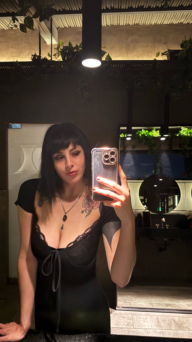 La Vera Emily tweet media