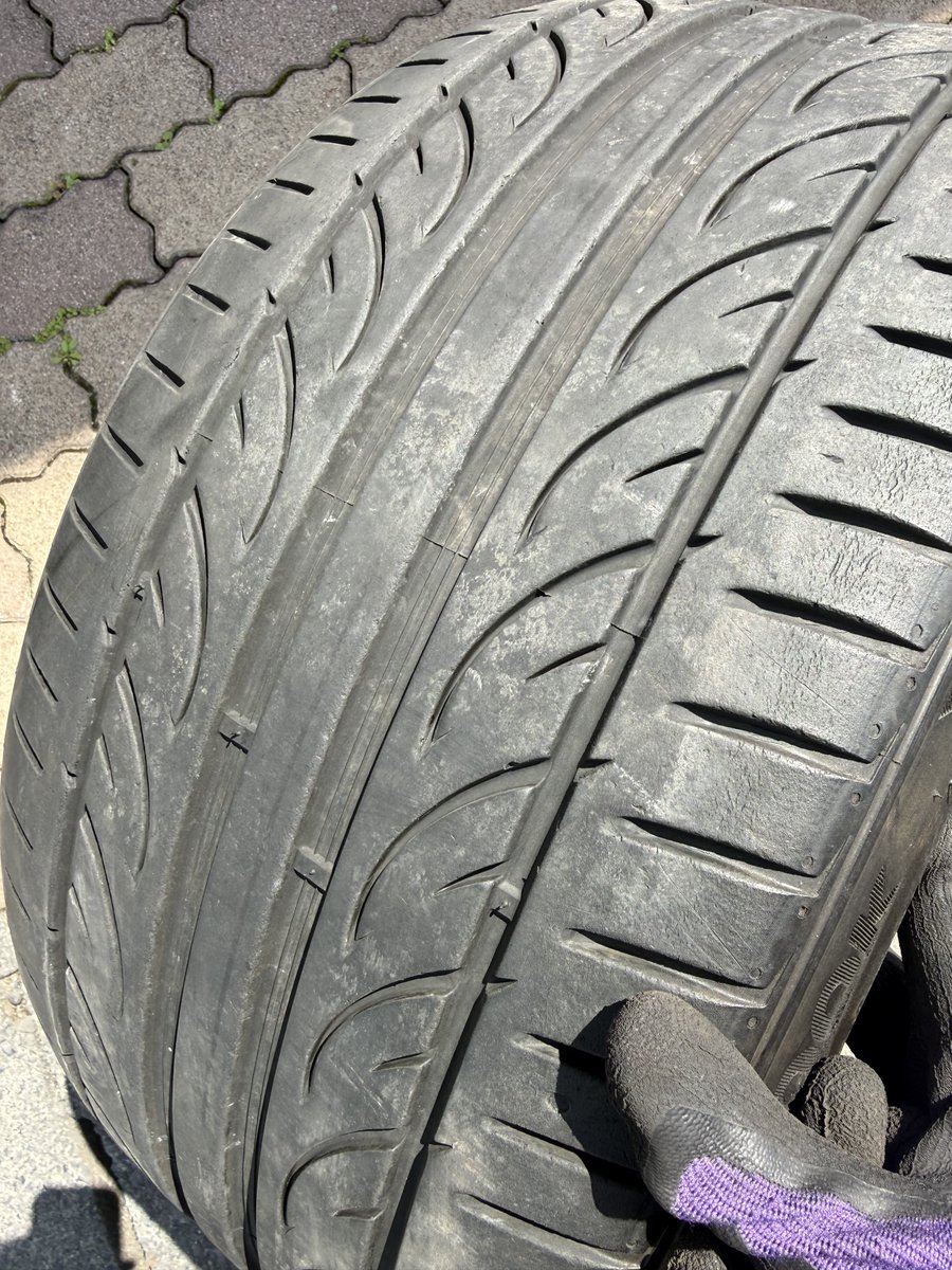 しろい tweet media