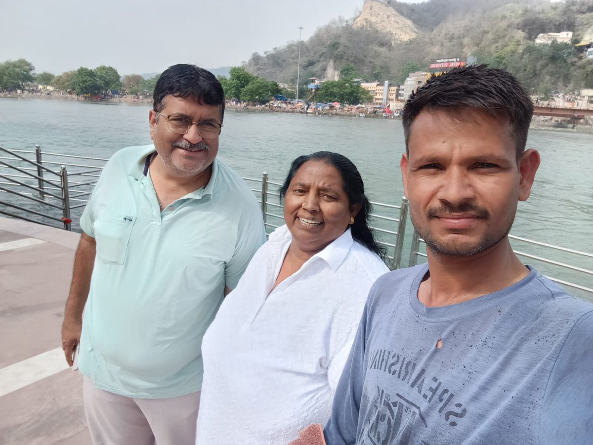 shakuntlakhatak's tweet image. माँ गंगा से सभी के सुख, समृद्धि और उत्तम स्वास्थ्य की कामना की।

हर हर गंगे 🙏

#Haridwar #HarKiPauri #GangaSnan #MaaGanga #SpiritualJourney #Blessings #ShakuntalaKhatak