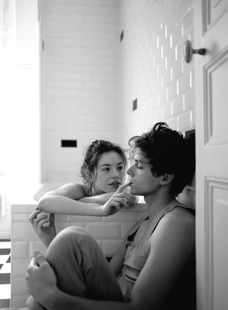 #PensieroDelMattino 
Le parole sono impronte dell'anima. Possono aprire sentieri o alzare muri. Sceglietele con cura, affinché lascino luce. Se non sanno medicare, meglio il silenzio.

#BuongiornoATutti ☕
#17Aprile