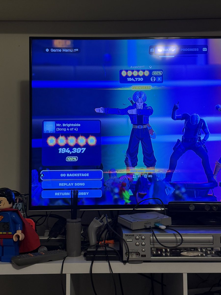 Johnny 🌲💼🎵 tweet media