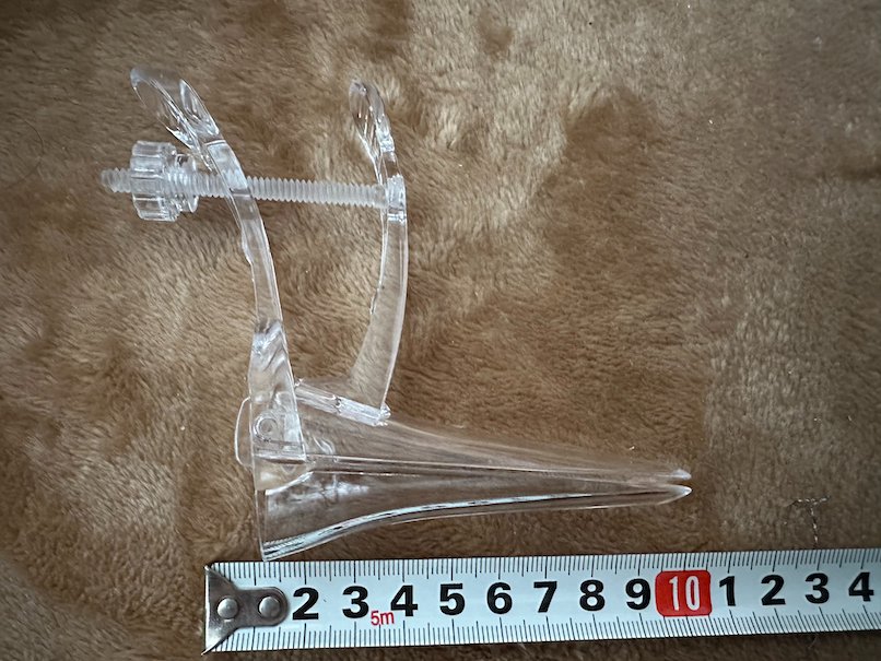 「…痛いんですか？」子宮がん検診にいらっしゃった２２歳のかた。検査も内診台にのるのも初めてとのこと。「この検査、どういうことするかご存知ですか？」「なんとなく…」「じゃあ器具とかみてみますか？」「みられるならみたいです」ってことで、器具をおみせしながら説明。