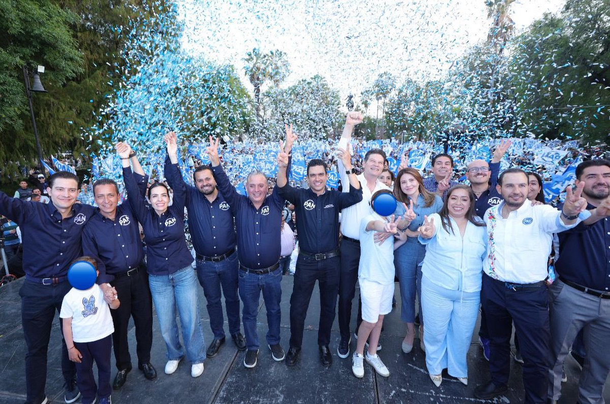 El cambio ya empezó en Michoacán… y viene desde la gente. 🇲🇽💙

Nuestro presidente nacional <a href="/JorgeRoHe/">Jorge Romero Herrera</a>, el presidente estatal del <a href="/panmichoacan/">PAN Michoacán</a>, <a href="/CQuintanaMtz/">Carlos quintana</a>, y miles de ciudadanos fueron parte del inicio de este movimiento 🙌🏻

Hoy más que nunca, #AhoraTeTocaATi ser parte de la
