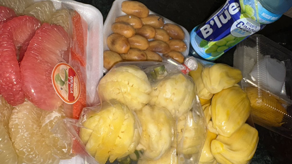 おやつ~ジャックフルーツ🌟

タイで初めて本物食べてから、好きになって缶詰ストックしてる🥫でももうラスイチや

1枚目: 🇯🇵
2〜4枚目: 🇹🇭